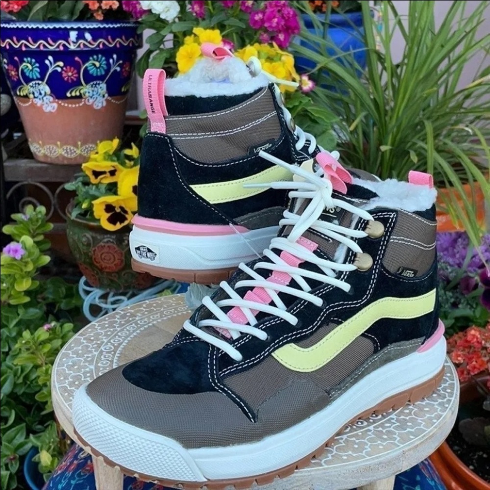 New Vans Ultrarange All Weather Hikers